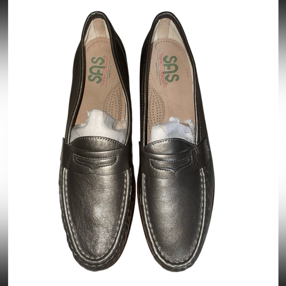 SAS Tripad
Comfort Size 11.5
Loafers Slip On
Silver Leather